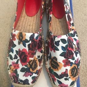 Size 7. New in box Vera Bradley slip ons.